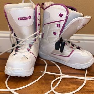 ⭐️ Avalanche Women’s Snowboarding Boots